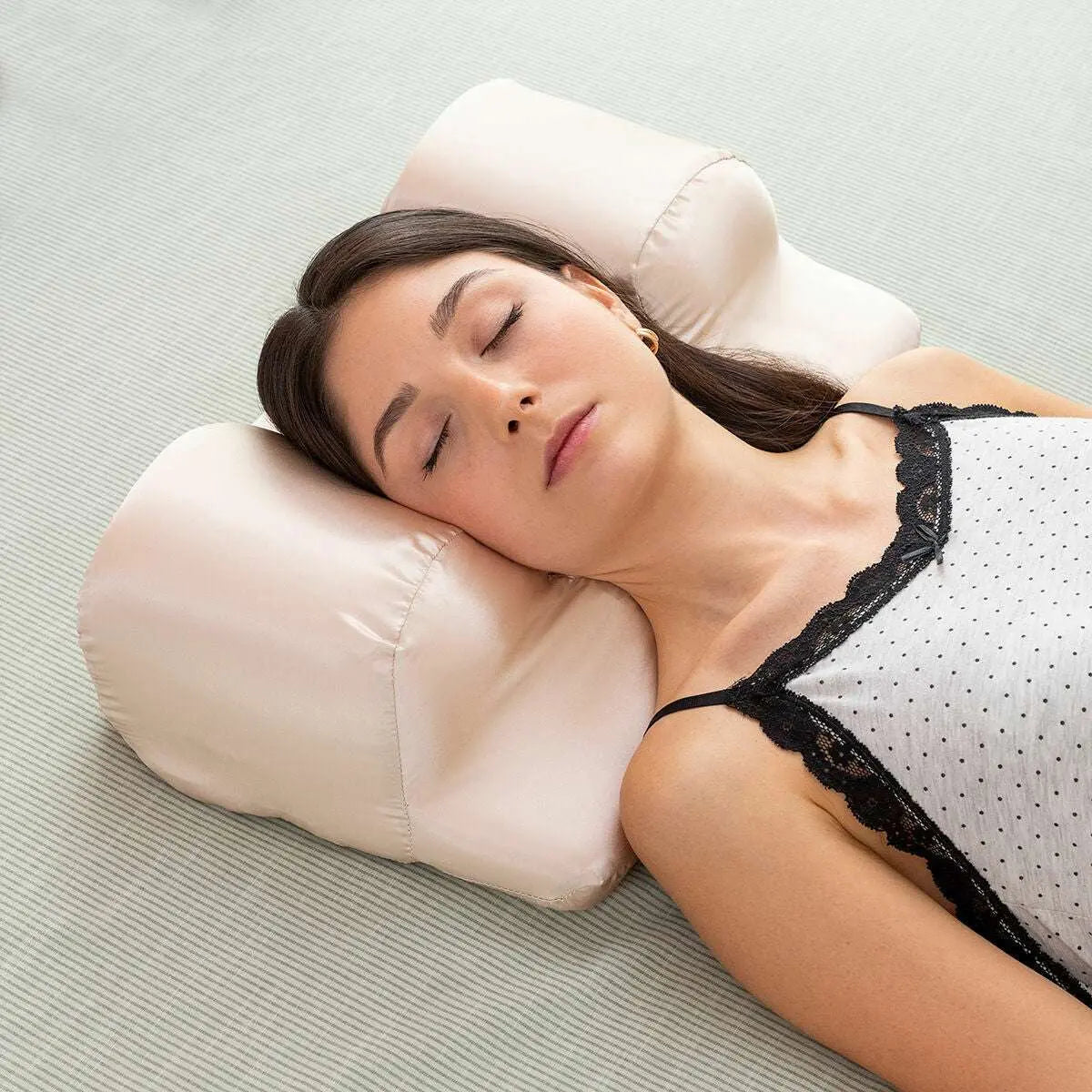 coussin anti rides en satin pour un sommeil réparateur